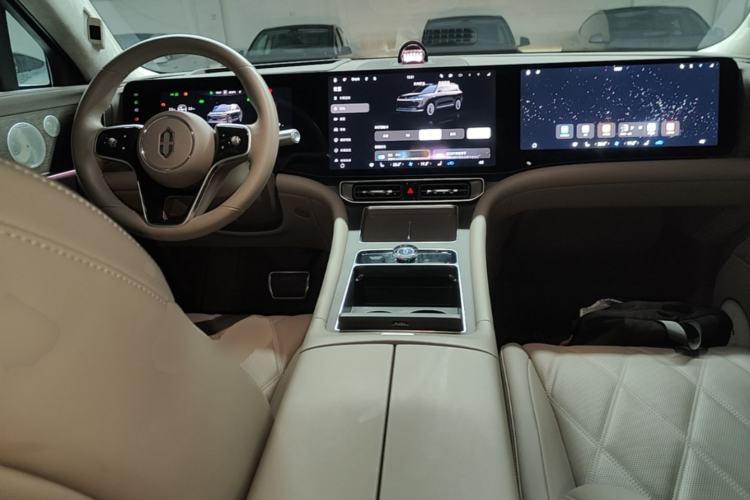 Used Hima AITO M9 2025 Extended-Range Ultra Version 52 kWh 5-Seater Edition Center Console