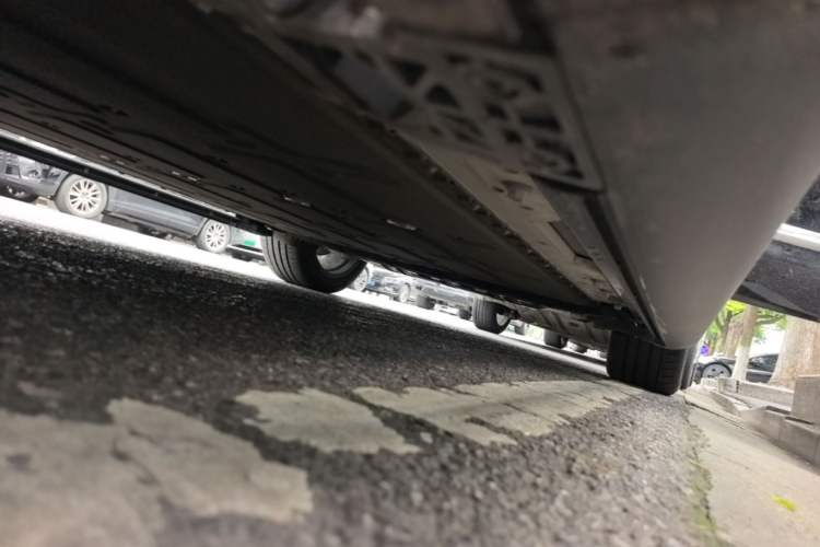 Used Hima AITO M9 2025 All-Electric Ultra Version 100 kWh 5-Seater Model Chassis Front Left