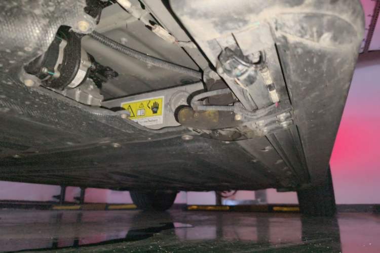 Used Hima AITO M9 2025 Extended-Range Ultra Version 52 kWh 5-Seater Edition Chassis Front Left