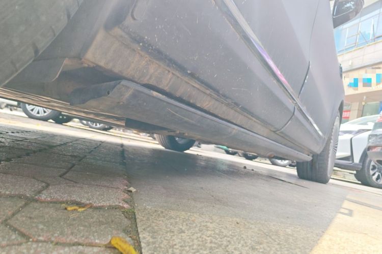 Used Hima AITO M9 2025 Extended-Range Ultra Version 52 kWh 6-Seater Chassis Rear Right