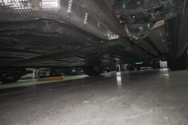 Used Hima AITO M9 2025 Extended-Range Ultra Version 52 kWh 6-Seater Chassis Rear Right