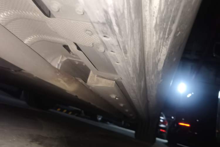 Used Hima AITO M9 2025 Extended-Range Ultra Version 52 kWh 6-Seater Chassis Rear Right