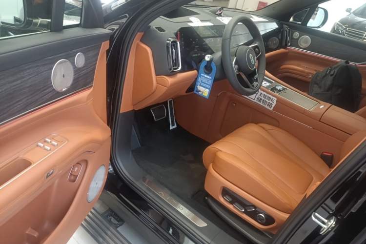 Used Hima AITO M9 2025 Extended-Range Ultra Version 52 kWh 6-Seater Driver Seat