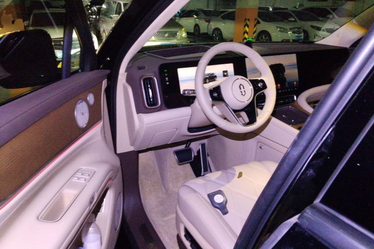 Used Hima AITO M9 2025 All-Electric Max Version 100 kWh 6-Seater Driver Seat