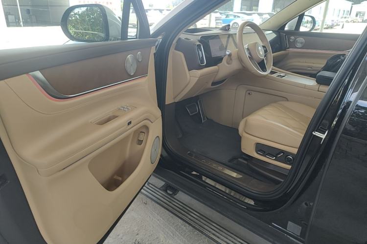 Used Hima AITO M9 2025 Extended-Range Ultra Version 52 kWh 6-Seater Driver Seat