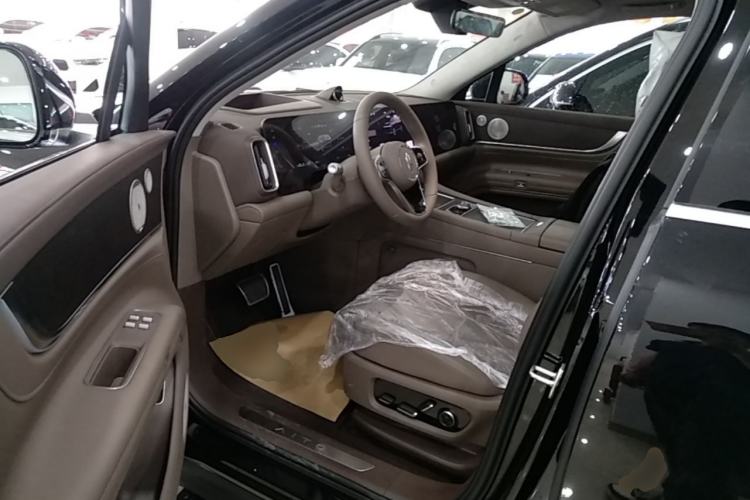 Used Hima AITO M9 2025 Extended-Range Ultra Version 52 kWh 6-Seater Driver Seat
