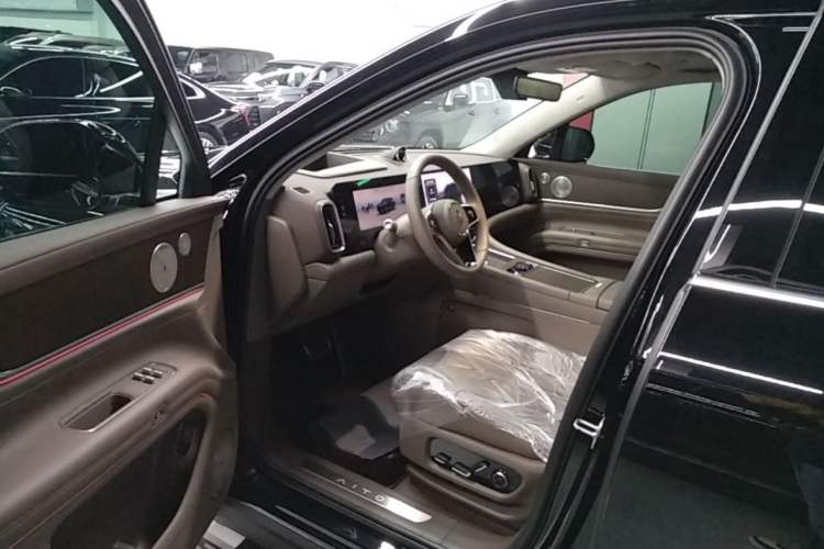Used Hima AITO M9 2025 Extended-Range Ultra Version 52 kWh 5-Seater Edition Driver Seat