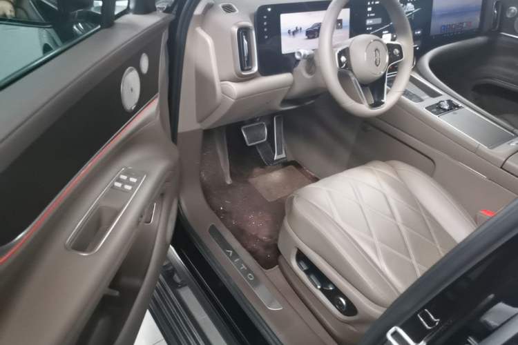 Used Hima AITO M9 2025 Extended-Range Ultra Version 52 kWh 5-Seater Edition Driver Seat