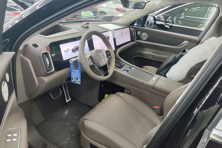 Used Hima AITO M9 2025 Extended-Range Ultra Version 52 kWh 6-Seater Driver Seat