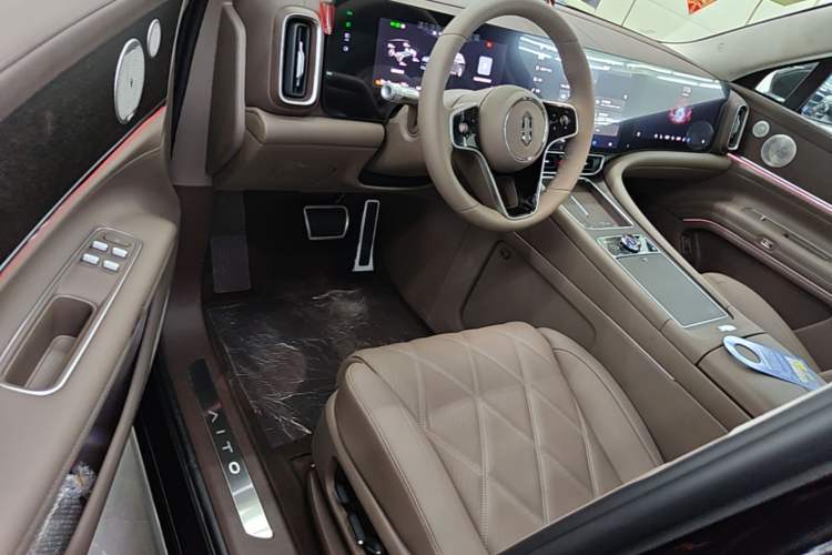 Used Hima AITO M9 2025 Extended-Range Ultra Version 52 kWh 5-Seater Edition Driver Seat