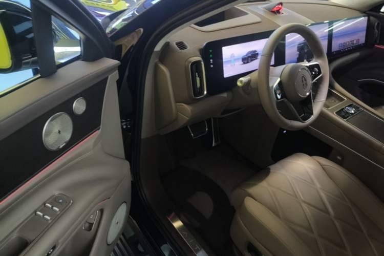 Used Hima AITO M9 2025 Extended-Range Ultra Version 52 kWh 6-Seater Driver Seat