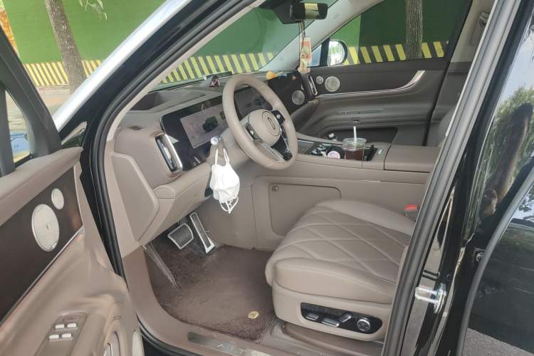 Used Hima AITO M9 2025 Pure Electric Ultra Version 100 kWh 6-Seater Model Driver Seat