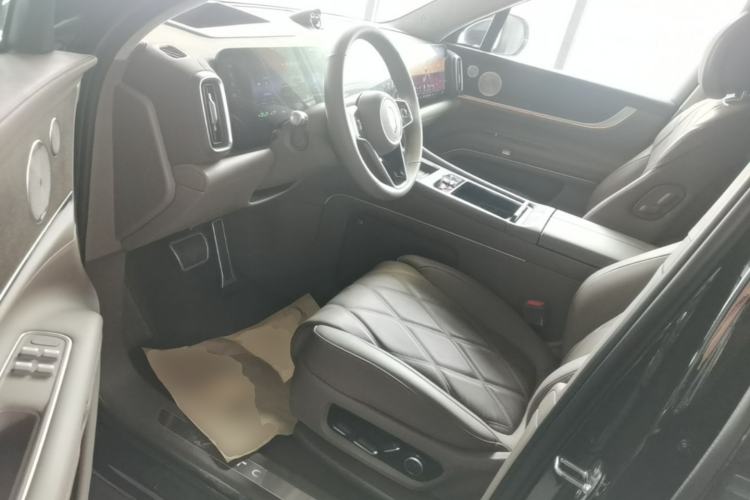 Used Hima AITO M9 2025 Extended-Range Ultra Version 52 kWh 6-Seater Driver Seat