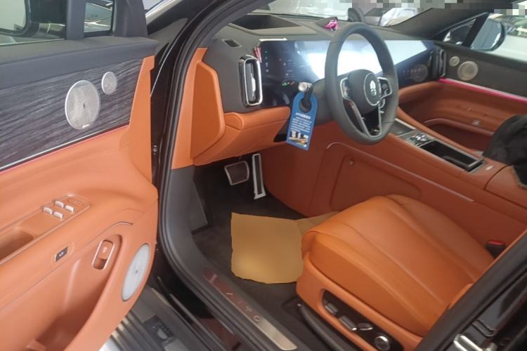 Used Hima AITO M9 2025 Extended-Range Ultra Version 52 kWh 6-Seater Driver Seat