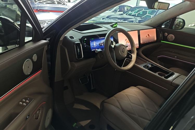 Used Hima AITO M9 2025 Extended-Range Max Version 52 kWh 6-Seater Edition Driver Seat
