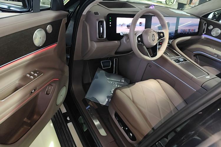 Used Hima AITO M9 2025 Extended-Range Ultra Version 52 kWh 6-Seater Driver Seat