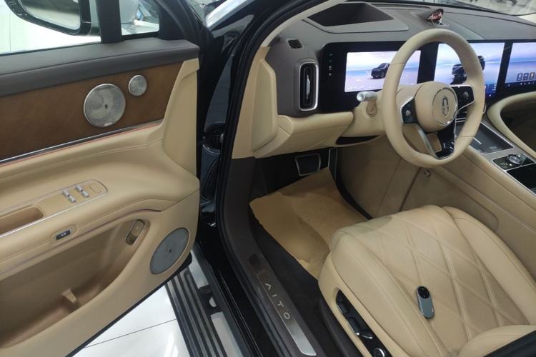 Used Hima AITO M9 2025 Extended-Range Ultra Version 52 kWh 6-Seater Driver Seat