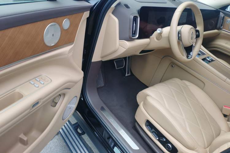 Used Hima AITO M9 2025 Extended-Range Ultra Version 52 kWh 5-Seater Edition Driver Seat