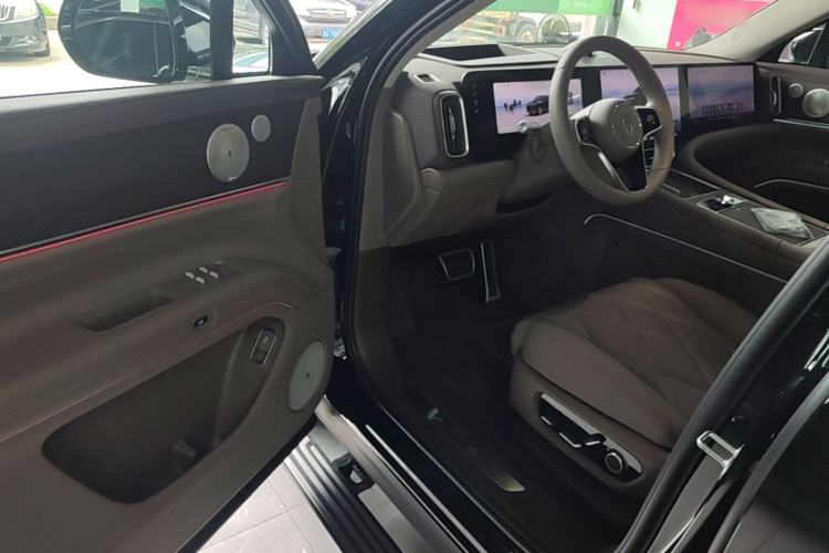 Used Hima AITO M9 2025 Extended-Range Ultra Version 52 kWh 6-Seater Driver Seat