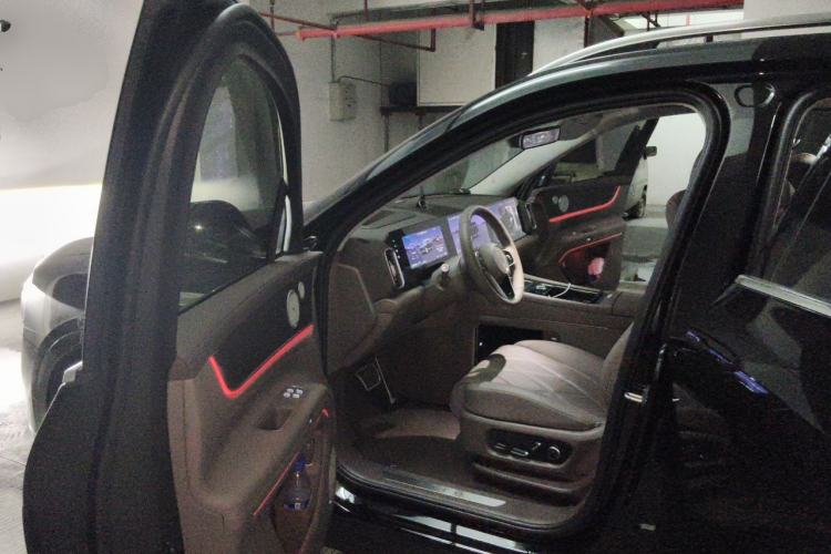 Used Hima AITO M9 2025 Extended-Range Max Version 52 kWh 5-Seater Edition Driver Seat