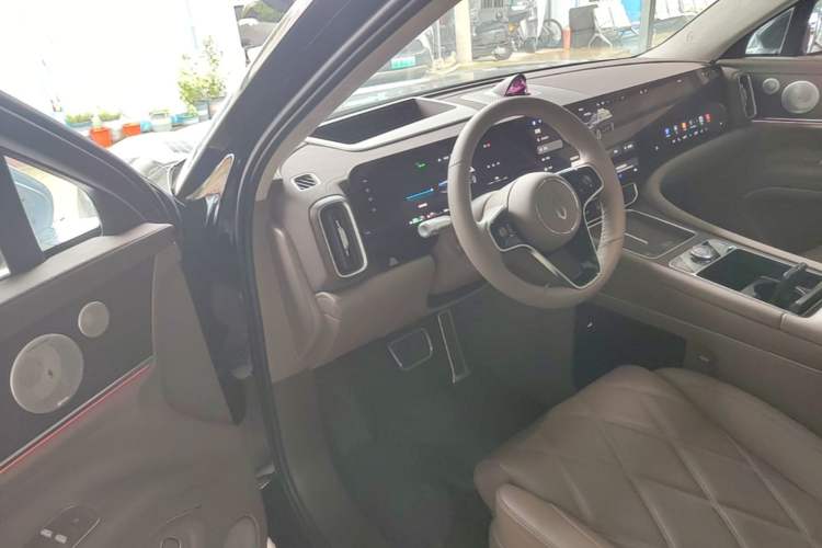 Used Hima AITO M9 2025 Extended-Range Ultra Version 52 kWh 5-Seater Edition Driver Seat