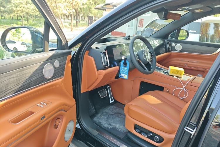 Used Hima AITO M9 2025 Extended-Range Max Version 52 kWh 5-Seater Edition Driver Seat