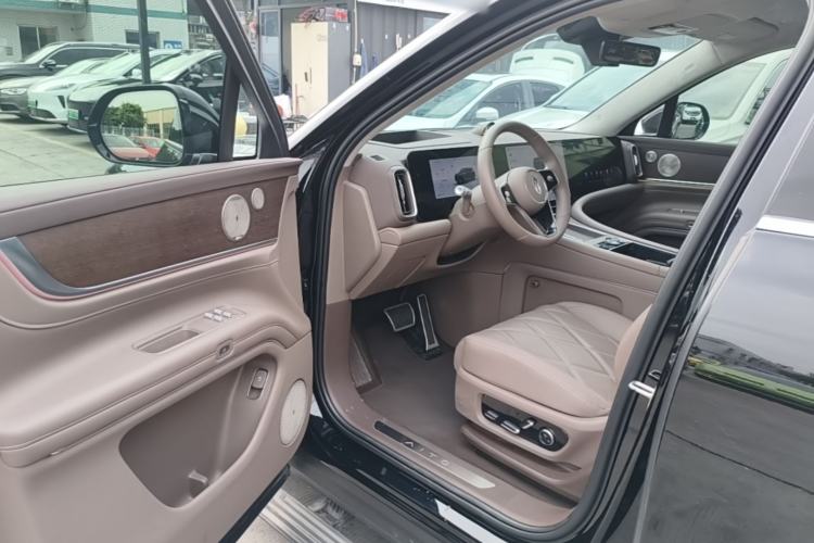 Used Hima AITO M9 2025 Extended-Range Ultra Version 52 kWh 6-Seater Driver Seat