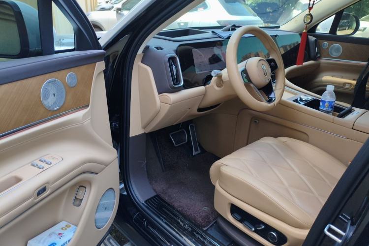Used Hima AITO M9 2025 Extended-Range Max Version 52 kWh 6-Seater Edition Driver Seat