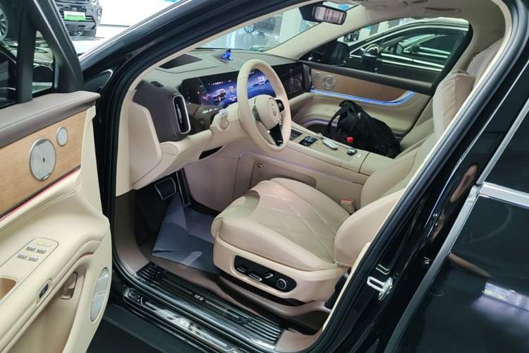 Used Hima AITO M9 2025 Extended-Range Ultra Version 52 kWh 6-Seater Driver Seat