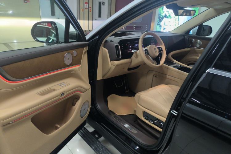 Used Hima AITO M9 2025 Extended-Range Ultra Version 52 kWh 6-Seater Driver Seat