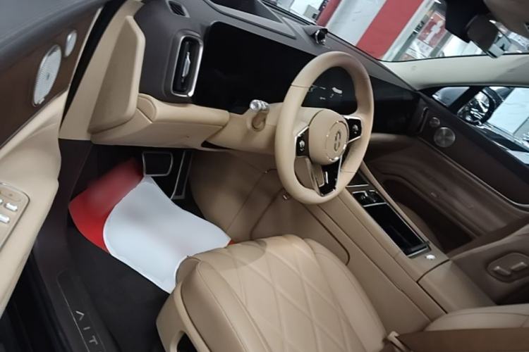 Used Hima AITO M9 2025 Extended-Range Ultra Version 52 kWh 6-Seater Driver Seat