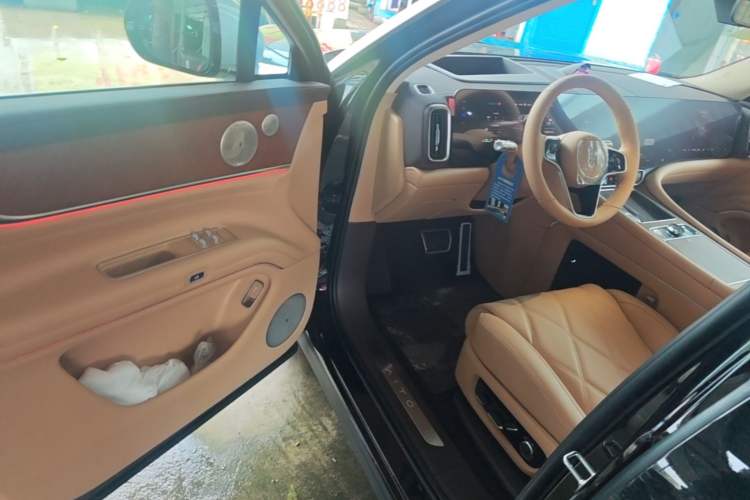 Used Hima AITO M9 2025 Extended-Range Ultra Version 52 kWh 5-Seater Edition Driver Seat