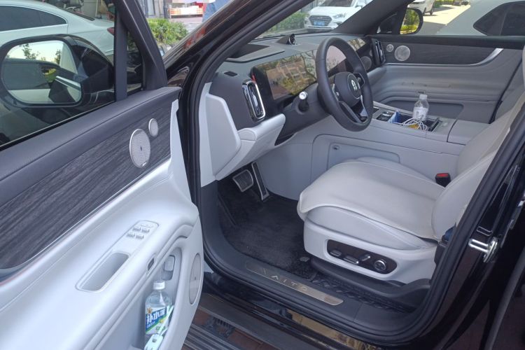 Used Hima AITO M9 2025 Extended-Range Ultra Version 52 kWh 6-Seater Driver Seat