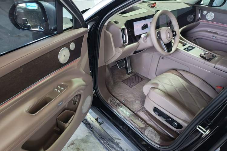 Used Hima AITO M9 2025 Extended-Range Ultra Version 52 kWh 5-Seater Edition Driver Seat