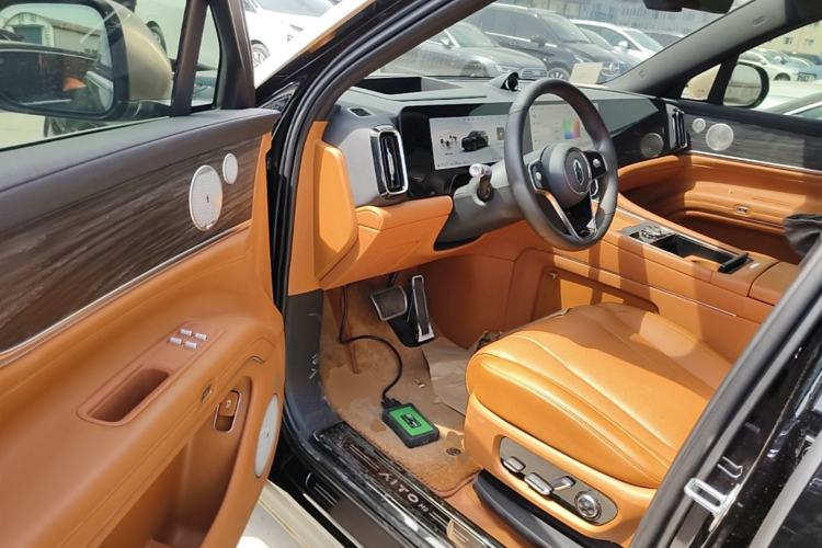 Used Hima AITO M9 2025 Extended-Range Ultra Version 52 kWh 6-Seater Driver Seat