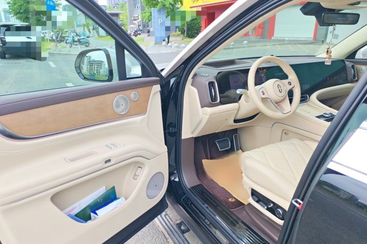 Used Hima AITO M9 2025 Extended-Range Max Version 52 kWh 6-Seater Edition Driver Seat