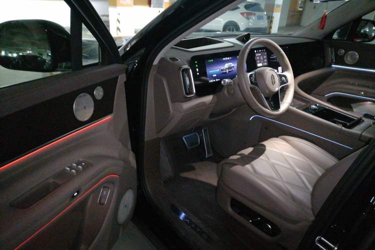 Used Hima AITO M9 2025 Pure Electric Ultra Version 100 kWh 6-Seater Model Driver Seat
