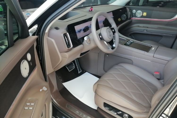 Used Hima AITO M9 2025 Extended-Range Max Version 52 kWh 5-Seater Edition Driver Seat
