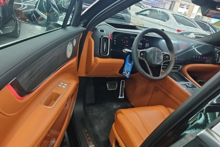 Used Hima AITO M9 2025 Extended-Range Ultra Version 52 kWh 6-Seater Driver Seat