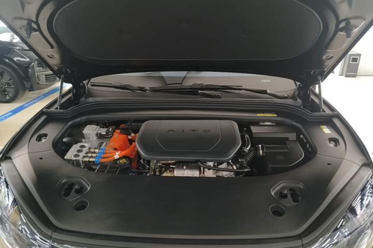 Used Hima AITO M9 2025 Extended-Range Ultra Version 52 kWh 6-Seater Engine Bay