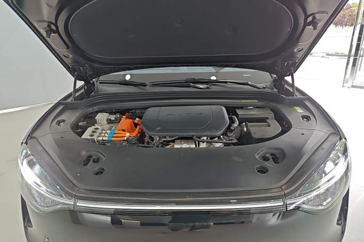 Used Hima AITO M9 2025 Extended-Range Ultra Version 52 kWh 6-Seater Engine Bay