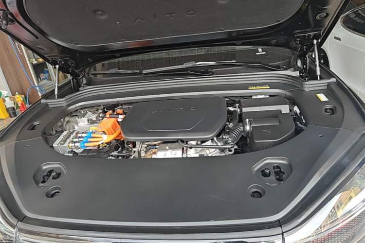 Used Hima AITO M9 2025 Extended-Range Ultra Version 52 kWh 6-Seater Engine Bay