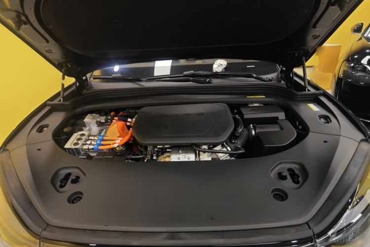 Used Hima AITO M9 2025 Extended-Range Ultra Version 52 kWh 6-Seater Engine Bay