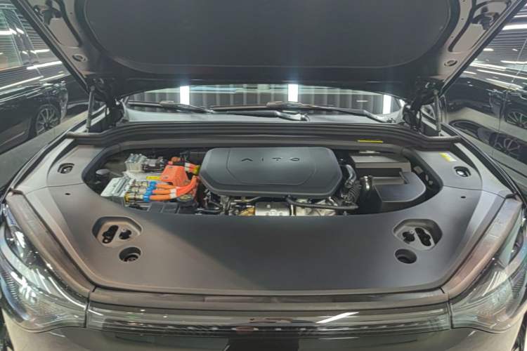 Used Hima AITO M9 2025 Extended-Range Ultra Version 52 kWh 6-Seater Engine Bay