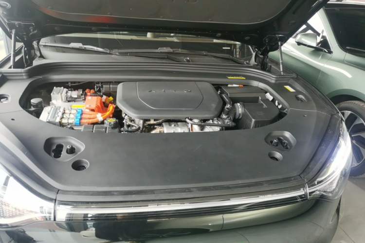 Used Hima AITO M9 2025 Extended-Range Ultra Version 52 kWh 6-Seater Engine Bay