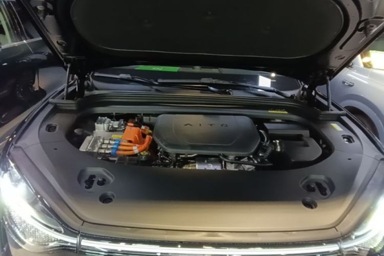 Used Hima AITO M9 2025 Extended-Range Ultra Version 52 kWh 6-Seater Engine Bay