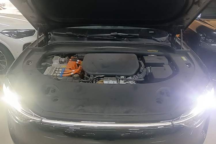 Used Hima AITO M9 2025 Extended-Range Ultra Version 52 kWh 5-Seater Edition Engine Bay