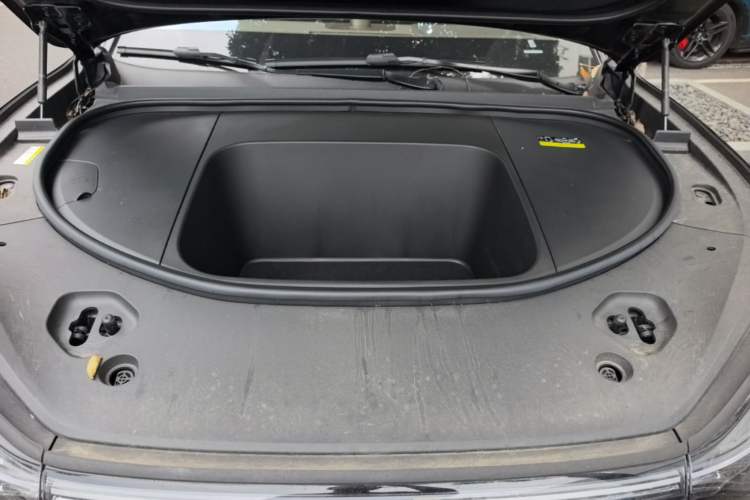 Used Hima AITO M9 2025 All-Electric Ultra Version 100 kWh 5-Seater Model Engine Bay