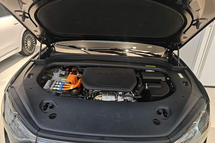 Used Hima AITO M9 2025 Extended-Range Ultra Version 52 kWh 6-Seater Engine Bay