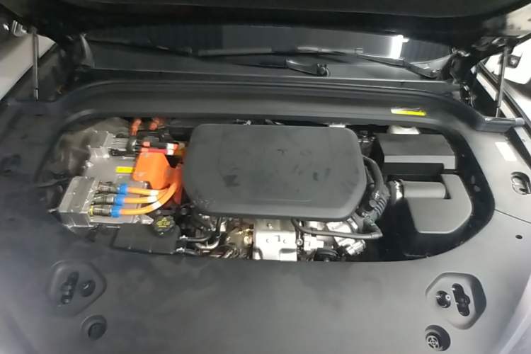Used Hima AITO M9 2025 Extended-Range Max Version 52 kWh 5-Seater Edition Engine Bay